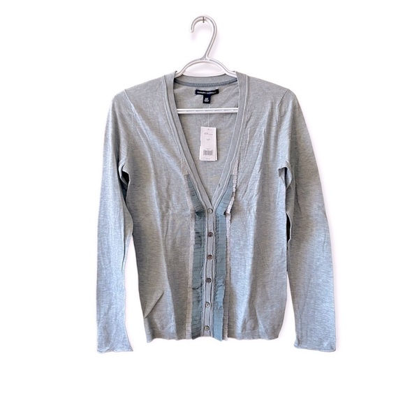 Banana REPUBLIC V Neck Grey Cardigan Pleated Accent NWT Womens Small. - Picture 1 of 7